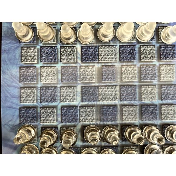 3D Glass Chess Set, Crystal and Frosted glass chess set - Picture 4 of 6
